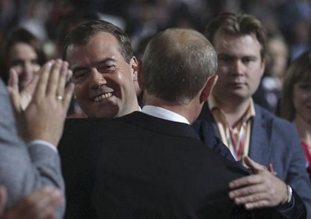 Bộ đôi quyền lực Putin-Medvedev tại đại hội đảng  - 14