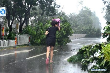 Hình ảnh bão Nesat đổ bộ vào Trung Quốc - 8 Hình ảnh bão Nesat đổ bộ vào Trung Quốc - 8
