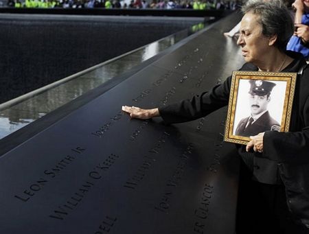 Tưởng niệm vụ 11/9 tại Ground Zero - 14