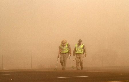 Ôtô đâm liên hoàn do bão cát ở Mỹ - 9