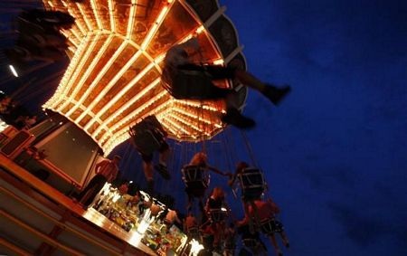 Tưng bừng lễ hội bia lớn nhất thế giới - 17