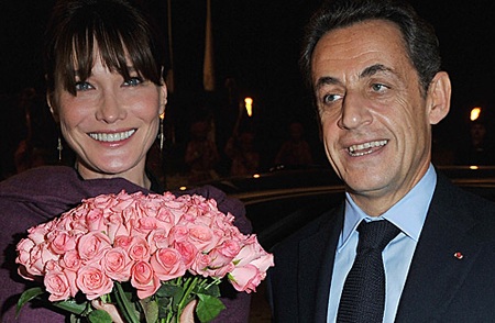 Vợ chồng Sarkozy tiết lộ tên “tiểu công chúa” - 1