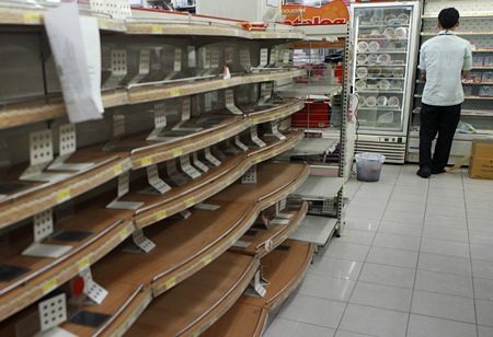 Máy bay “chôn chân” giữa sân bay Don Muang - 15