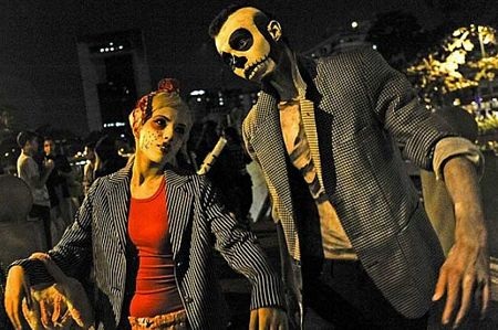 Tưng bừng lễ hội Halloween khắp thế giới  - 6