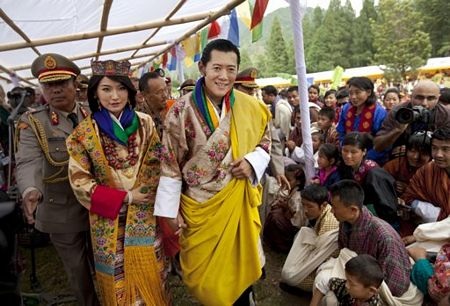 Nguyên thủ quốc gia trẻ nhất thế giới cưới thường dân - 13