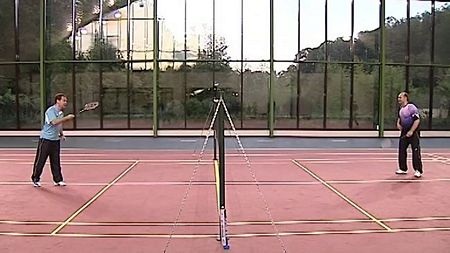 Medvedev đấu cầu lông cùng Putin - 1