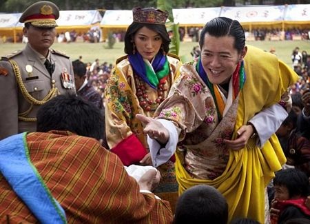 Nguyên thủ quốc gia trẻ nhất thế giới cưới thường dân - 10