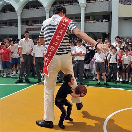 Người khổng lồ và chàng tí hon - 3 Người khổng lồ và chàng tí hon - 3