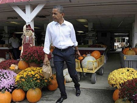 Vợ chồng Tổng thống Obama đi mua bí ngô - 8 Vợ chồng Tổng thống Obama đi mua bí ngô - 8