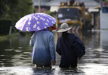 Bangkok đối mặt với nguy cơ dịch bệnh lan tràn - 1 Bangkok đối mặt với nguy cơ dịch bệnh lan tràn - 1