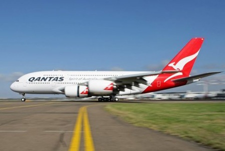 Máy bay A380 bị hỏng động cơ giữa trời - 1 Máy bay A380 bị hỏng động cơ giữa trời - 1
