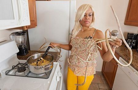 Choáng với bộ móng tay dài hơn 6m  - 8