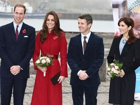 Vợ chồng Hoàng tử William đóng gói hàng cứu trợ  - 1