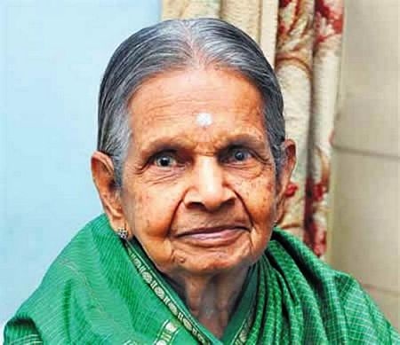 Cụ bà 78 năm không khát nước - 1