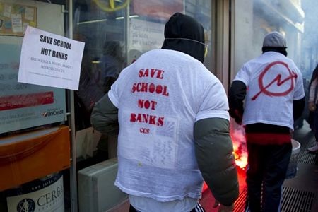 Biểu tình chống chính phủ mới bùng nổ ở Italia - 2