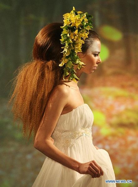 Những kiểu tóc quái dị trên sàn diễn Seoul - 11