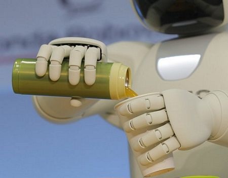 Nhật Bản trình làng người máy Asimo với nhiều “chiêu” mới - 3 Nhật Bản trình làng người máy Asimo với nhiều “chiêu” mới - 3
