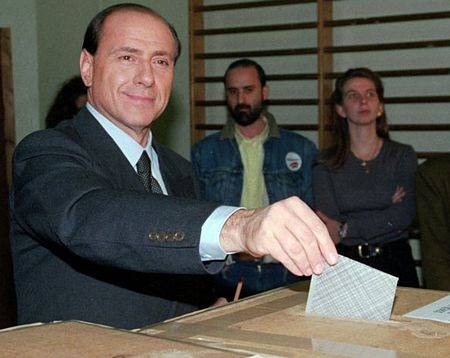 Sự nghiệp thăng trầm của Thủ tướng Silvio Berlusconi - 5