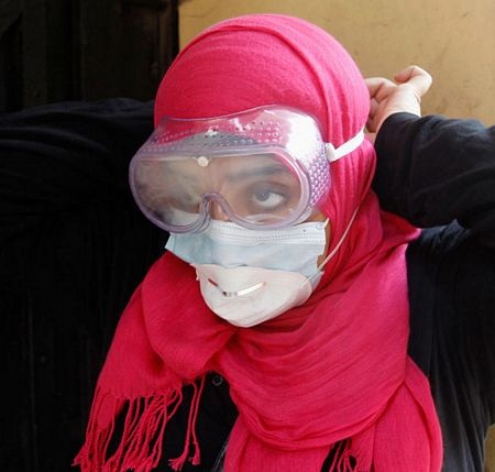 1001 kiểu che chắn của người biểu tình Ai Cập  - 8