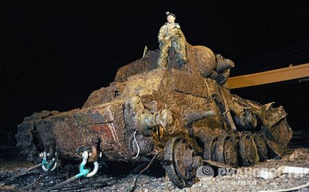 Nga trục vớt xe tăng thời Thế chiến II từ đáy sông - 4