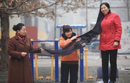 Nổi tiếng với mái tóc dài lê thê - 8 Nổi tiếng với mái tóc dài lê thê - 8