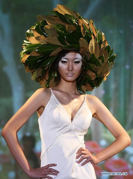 Những kiểu tóc quái dị trên sàn diễn Seoul - 2