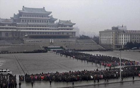 Hé lộ tang lễ Chủ tịch Kim Jong-il vào sáng nay - 1 Hé lộ tang lễ Chủ tịch Kim Jong-il vào sáng nay - 1