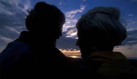 "Gần đất xa trời" vẫn... li hôn - 1