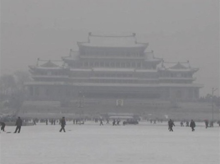 Nước mắt và tuyết trắng bao trùm tang lễ Chủ tịch Triều Tiên Kim Jong-il - 6