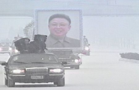 Nước mắt và tuyết trắng bao trùm tang lễ Chủ tịch Triều Tiên Kim Jong-il - 2