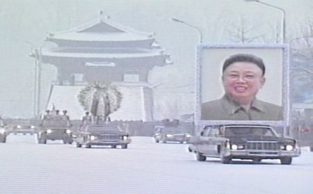 Nước mắt và tuyết trắng bao trùm tang lễ Chủ tịch Triều Tiên Kim Jong-il - 4