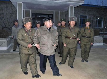 Kim Jong-Un thị sát một đơn vị quân đội - 4