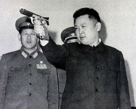 Ảnh thời trẻ của nhà lãnh đạo Triều Tiên Kim Jong-il - 11 Ảnh thời trẻ của nhà lãnh đạo Triều Tiên Kim Jong-il - 11