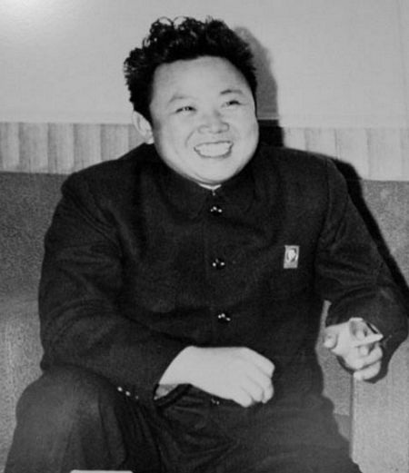 Ảnh thời trẻ của nhà lãnh đạo Triều Tiên Kim Jong-il - 12 Ảnh thời trẻ của nhà lãnh đạo Triều Tiên Kim Jong-il - 12