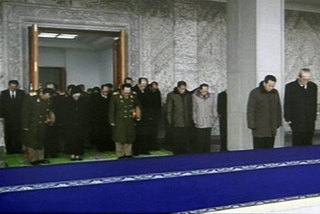 Cả nước Triều Tiên mặc niệm Chủ tịch Kim Jong-il - 4