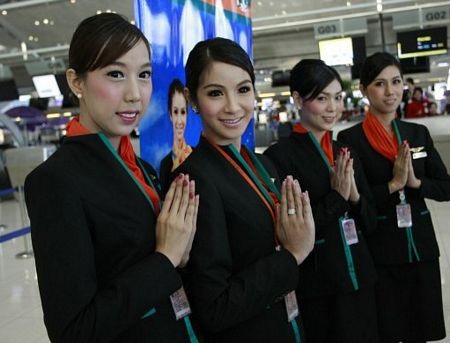 Hãng hàng không Thái cất cánh cùng dàn tiếp viên chuyển giới‎  - 5