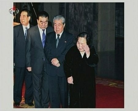 Đại tướng Kim Jong-un tới viếng linh cữu cha - 8