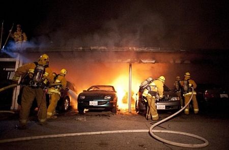 Mỹ bắt nghi phạm gây ra 53 vụ đốt xe dịp năm mới - 4 Mỹ bắt nghi phạm gây ra 53 vụ đốt xe dịp năm mới - 4