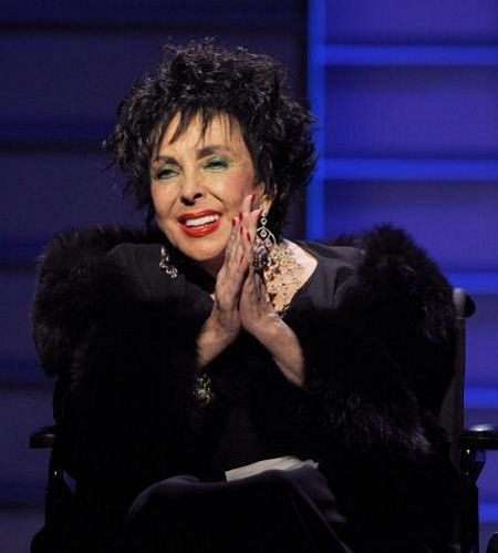 Những nhân vật nổi tiếng thế giới ra đi năm 2011 - 1