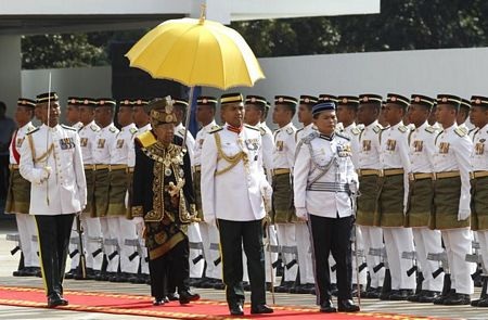 Quốc vương nhiều tuổi nhất Malaysia lên ngôi  - 2