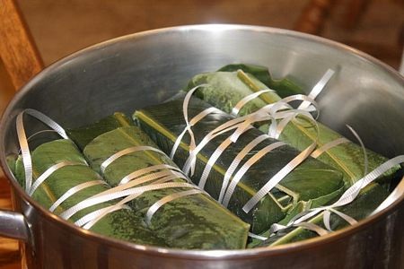 Cô dâu Việt trên đất Mỹ trổ tài gói bánh chưng - 5