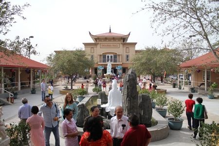 Người Việt ở bang Texas đi lễ chùa ngày đầu năm mới - 2