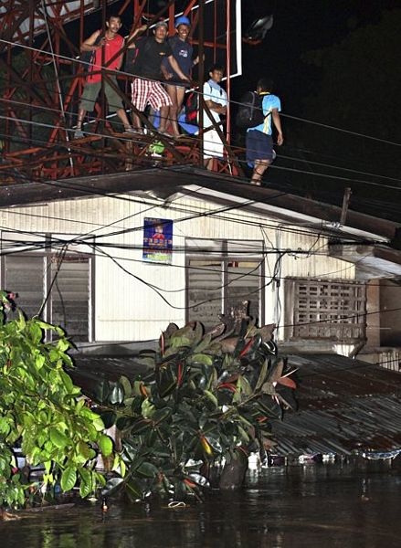 Bão Washi đổ bộ Philippines, gần 180 người chết - 3