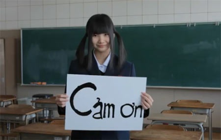 Học sinh Nhật đồng ca lời cảm ơn thế giới