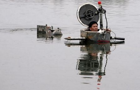 Máy bay, tàu ngầm tự chế ở Trung Quốc