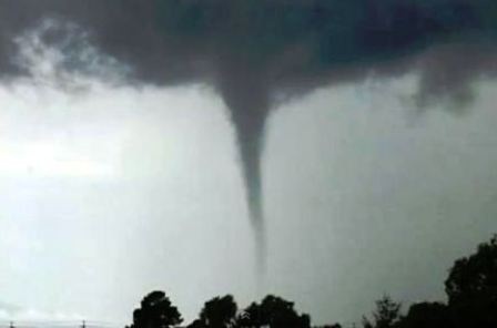 Vòi rồng xuất hiện trên bầu trời New Zealand - 1 Vòi rồng xuất hiện trên bầu trời New Zealand - 1