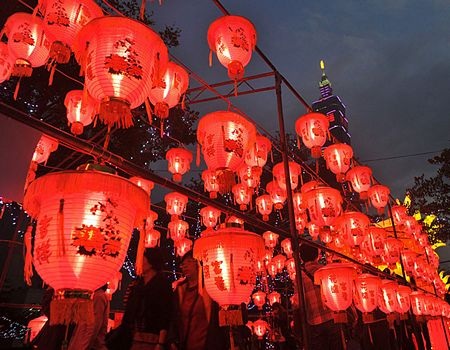 Rực rỡ lễ hội đèn lồng ở Trung Quốc - 13