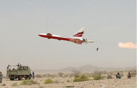 Iran chế tạo máy bay không người lái mới