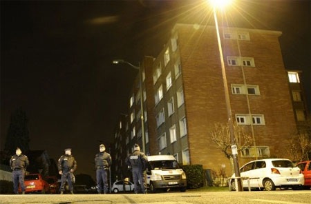 Cảnh sát Pháp tiêu diệt nghi can xả súng