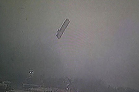 Lốc xoáy dữ dội tấn công nước Mỹ, hất xe tải lên không trung 